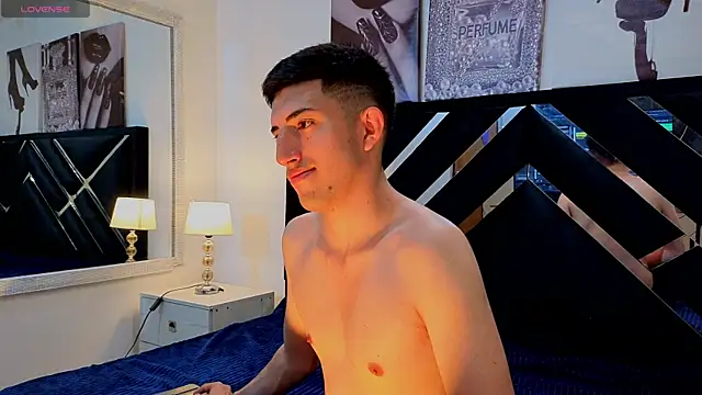 Un Sluttyy online show from 15, 4, 2026