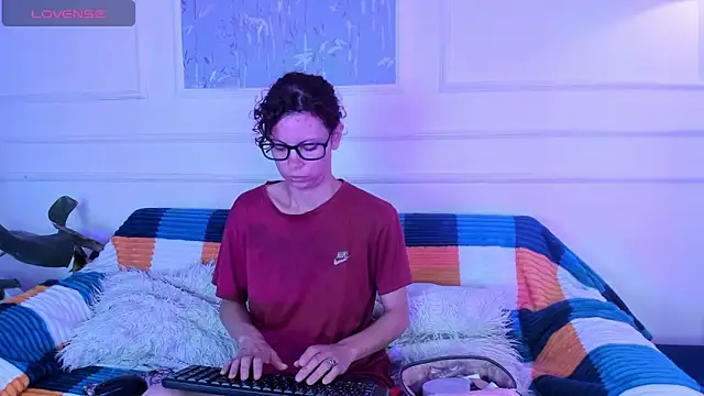 AliceMadnes online show from 19, 12, 2025