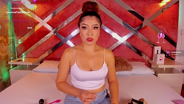 Lily Queen30 online show from 5, 12, 2025