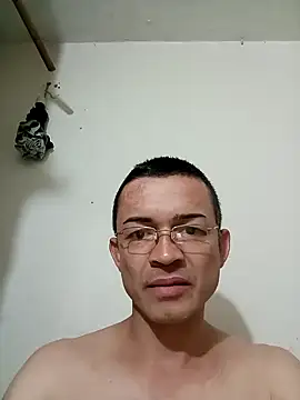 Snapshot of elzafiro37 chatting on 8, 11, 2025 elzafiro37 online show from 8, 11, 2025