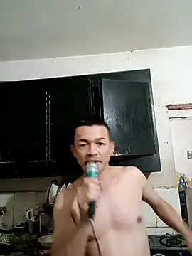 Snapshot of elzafiro37 chatting on 8, 11, 2025 elzafiro37 online show from 8, 11, 2025