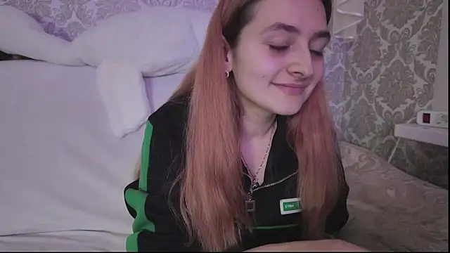 Snapshot of SweetLiaison chatting on 11, 11, 2025 SweetLiaison online show from 11, 11, 2025