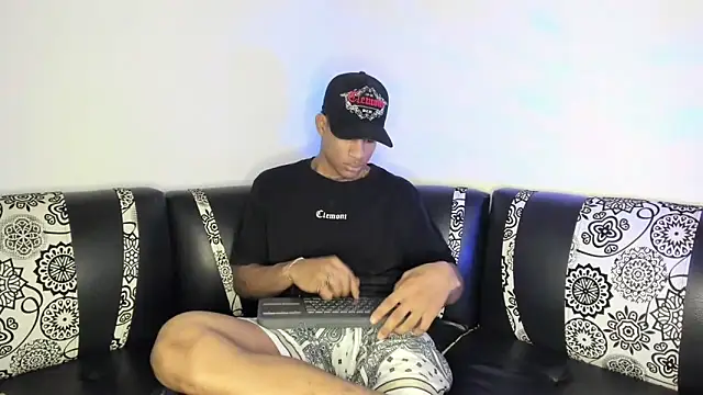 JUANBIGCOCK21CM online show from 14, 4, 2026