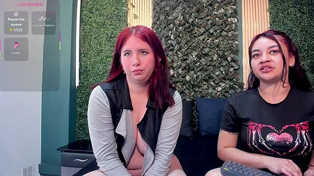 Snapshot of Lucy_and_Karoline chatting on 18, 12, 2025 Lucy and Karoline online show from 18, 12, 2025