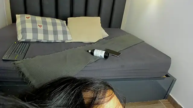 NicoletCherry   online show from 1, 12, 2025