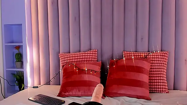 NicoletCherry   online show from 15, 12, 2025