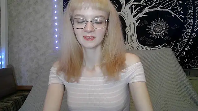 Snapshot of LixLee chatting on 27, 11, 2025 LixLee online show from 27, 11, 2025