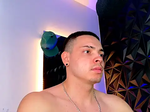 Snapshot of Maxwell_Dupont chatting on 14, 11, 2025 Maxwell Dupont online show from 14, 11, 2025