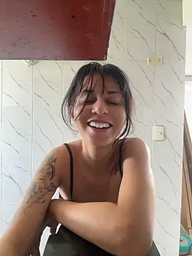 Snapshot of Tamara_Aluna_ chatting on 25, 6, 2026 Tamara Aluna online show from 25, 6, 2026