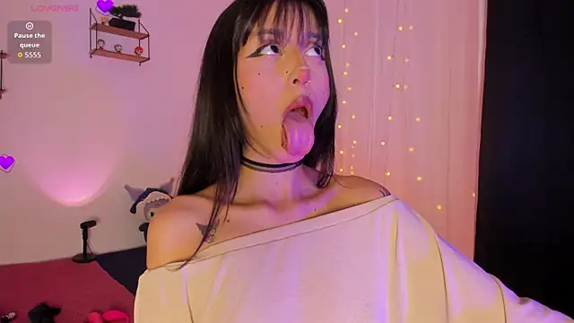 Snapshot of Tamara_Aluna_ chatting on 2, 8, 2026 Tamara Aluna online show from 2, 8, 2026