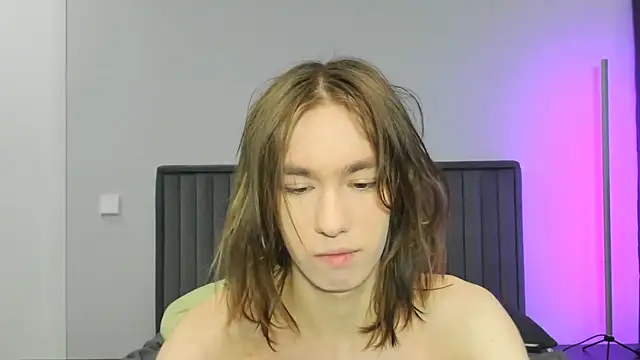 kr1sfemboy online show from 16, 1, 2026