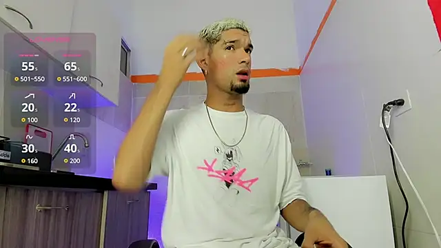 Snapshot of Carlitos_sexy chatting on 16, 11, 2025 Carlitos sexy online show from 16, 11, 2025