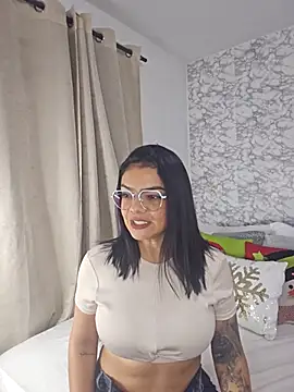 Snapshot of sofiaalarson chatting on 3, 12, 2025 sofiaalarson online show from 3, 12, 2025