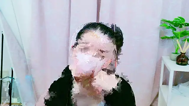 Yuina ch  online show from 5, 12, 2025