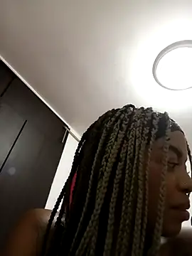 Snapshot of lunavelvet282711 chatting on 18, 11, 2025 lunavelvet282711 online show from 18, 11, 2025