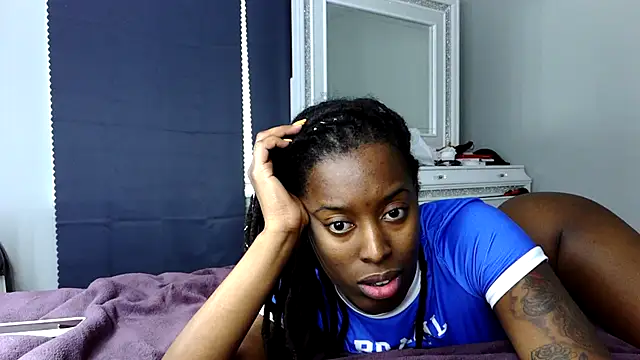 Snapshot of EgyptMonroe2 chatting on 19, 11, 2025 EgyptMonroe2 online show from 19, 11, 2025