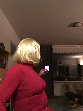 simone xdressing online show from 2, 2, 2025