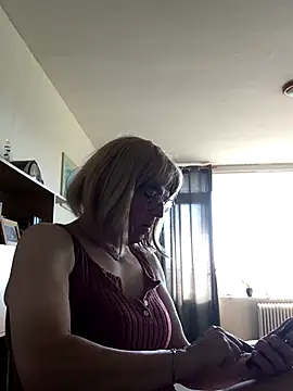 simone xdressing online show from 26, 9, 2025