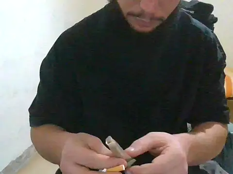 Snapshot of Malessere1922 chatting on 19, 11, 2025 Malessere1922 online show from 19, 11, 2025