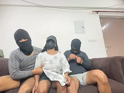 avnikaur online show from 15, 11, 2025