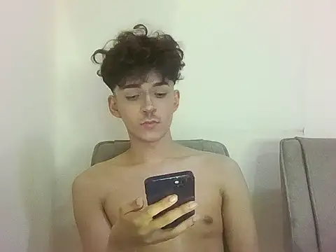 Snapshot of aallenbiju chatting on 10, 11, 2025 aallenbiju online show from 10, 11, 2025