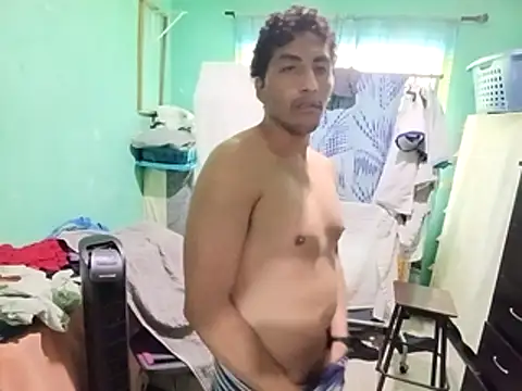 Snapshot of charlyver36 chatting on 24, 11, 2025 charlyver36 online show from 24, 11, 2025