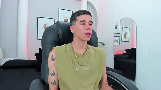 Snapshot of Gabo_white1 chatting on 2, 12, 2025 Gabo white1 online show from 2, 12, 2025