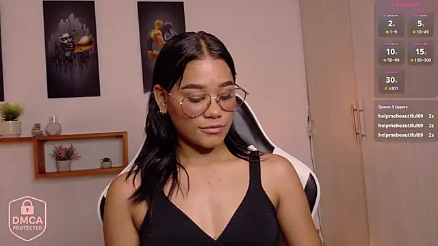 Snapshot of Luna_sofia_1110 chatting on 13, 11, 2025 Luna sofia 1110 online show from 13, 11, 2025