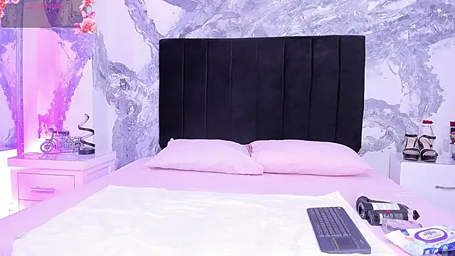 lilithDraven  online show from 23, 12, 2025