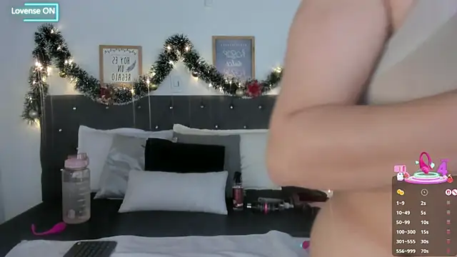 Snapshot of Sara_puertaa_ chatting on 4, 12, 2025 Sara puertaa online show from 4, 12, 2025