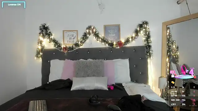 Snapshot of Sara_puertaa_ chatting on 16, 12, 2025 Sara puertaa online show from 16, 12, 2025