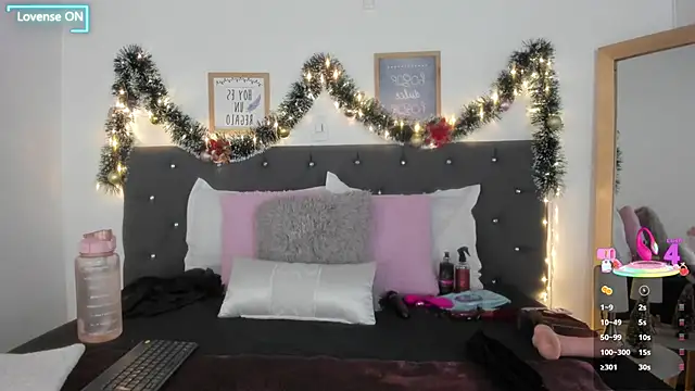 Snapshot of Sara_puertaa_ chatting on 17, 12, 2025 Sara puertaa online show from 17, 12, 2025