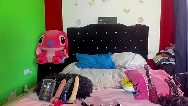 Snapshot of sweet_alison04 chatting on 27, 11, 2025 sweet alison04 online show from 27, 11, 2025