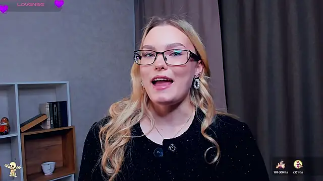 Snapshot of HyoGrodin chatting on 11, 11, 2025 HyoGrodin online show from 11, 11, 2025