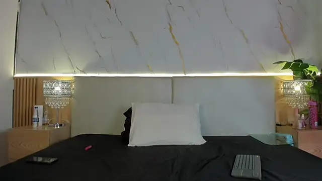 april grey11 online show from 16, 12, 2025