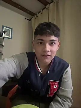 Snapshot of Santiagooo1233 chatting on 4, 7, 2026 Santiagooo1233 online show from 4, 7, 2026