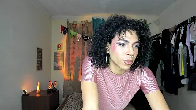 Snapshot of Angel_White25 chatting on 18, 6, 2026 Angel White25 online show from 18, 6, 2026