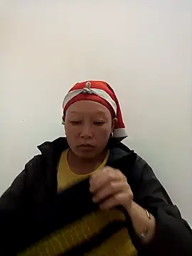 girl-hot2x online show from 16, 11, 2025