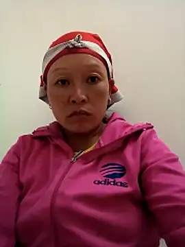 girl-hot2x online show from 23, 11, 2025