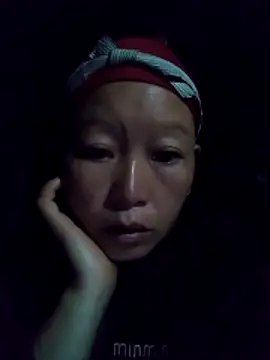 girl-hot2x online show from 20, 12, 2025