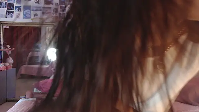 Snapshot of Mia_Tylorr chatting on 11, 11, 2025 Mia Tylorr online show from 11, 11, 2025