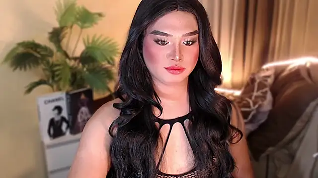 Snapshot of UrGoddess_Sofia chatting on 2, 12, 2025 UrGoddess Sofia online show from 2, 12, 2025