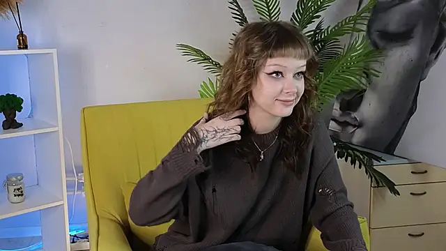 Snapshot of CarenChappan chatting on 16, 11, 2025 CarenChappan online show from 16, 11, 2025