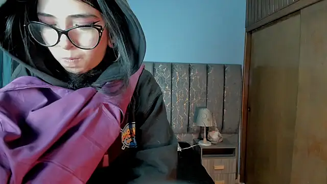 Snapshot of Atenea_Velle chatting on 28, 11, 2025 Atenea Velle online show from 28, 11, 2025