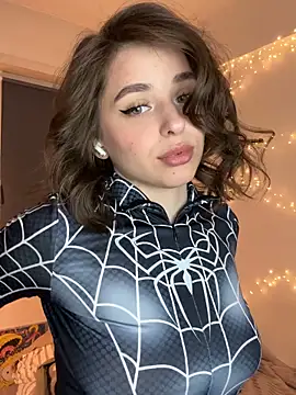 yoyogirlx online show from 28, 2, 2026