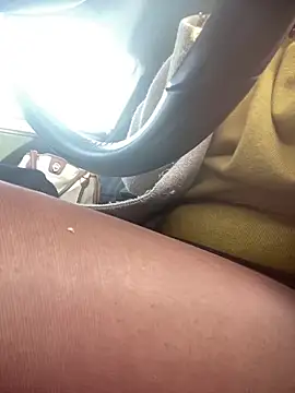 Snapshot of Deessenympho chatting on 16, 12, 2025 Deessenympho online show from 16, 12, 2025