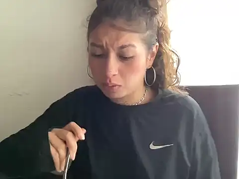 Snapshot of Dreana chatting on 24, 2, 2026 Dreana online show from 24, 2, 2026