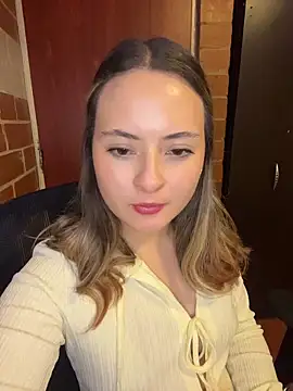 Snapshot of Liilaaaa_23 chatting on 11, 11, 2025 Liilaaaa 23 online show from 11, 11, 2025