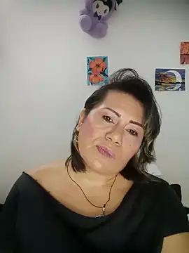 Snapshot of angi_daw chatting on 7, 6, 2026 angi daw online show from 7, 6, 2026