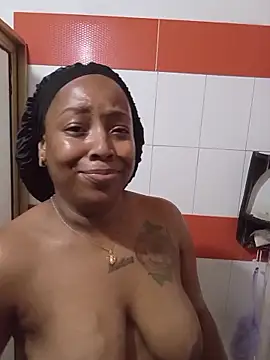 Snapshot of NayraMoon_ chatting on 26, 11, 2025 NayraMoon online show from 26, 11, 2025